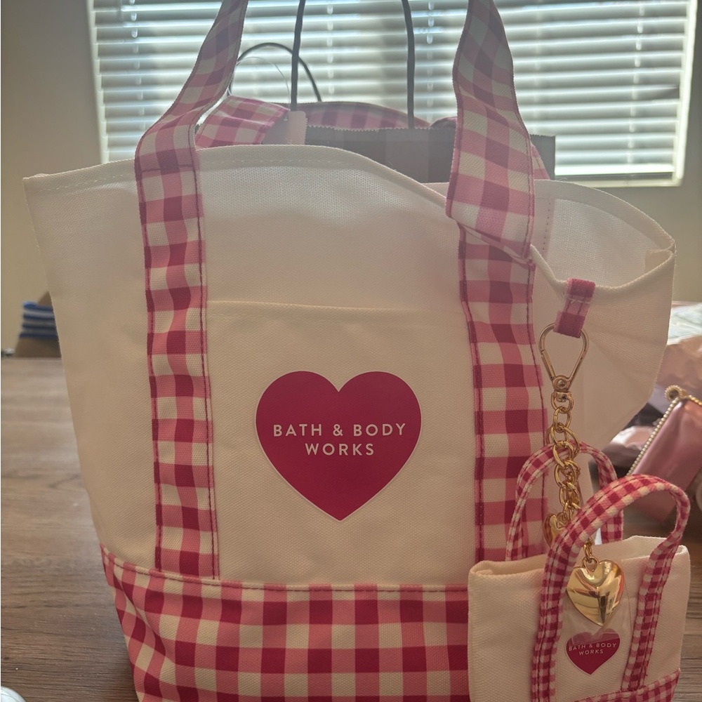 Bath & Body Works White Tote   Pink Gingham